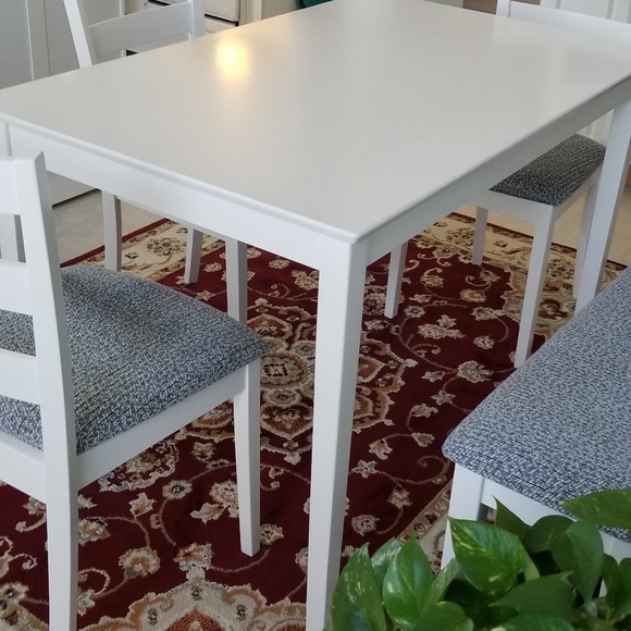 Kitchen table - Picture 2 of 3